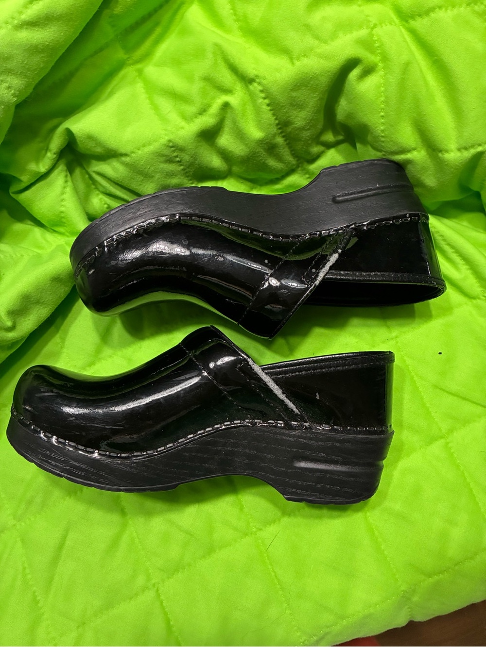 Sanita Black Patent Platform Clogs Women’s Size 7 (37) Healthcare